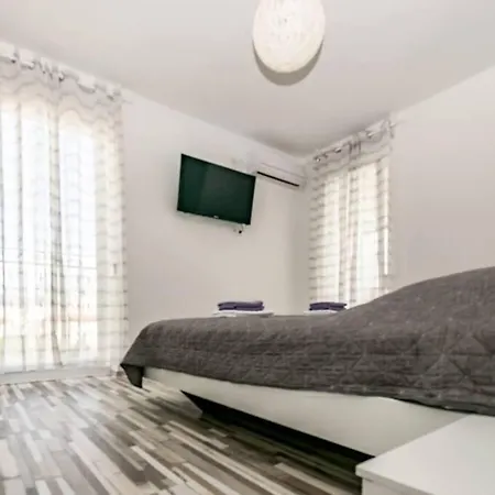 Lux Group Escape Спліт