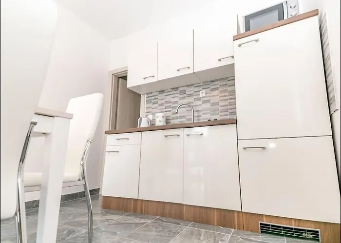 Lux Group Escape Split * Split