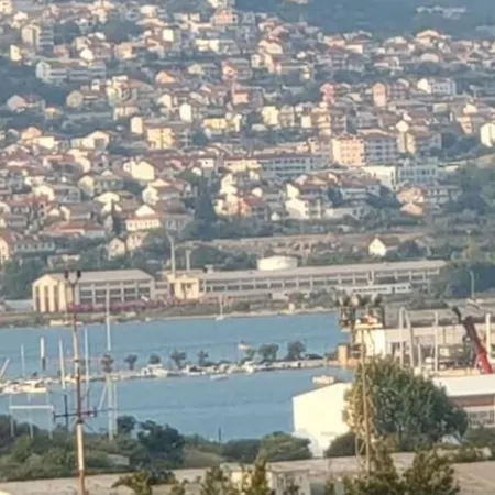 Lux Group Escape Split Appartement Split