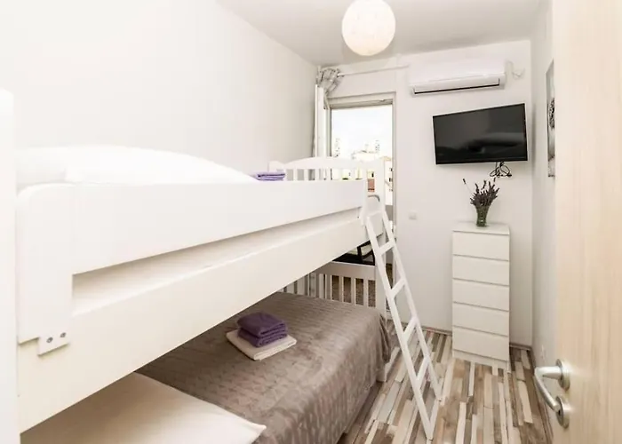 Lux Group Escape Split * Split