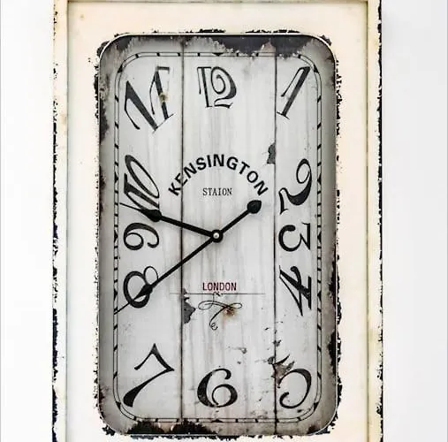 Lux Group Escape Split