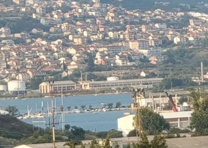 Lux Group Escape Split Appartement Split