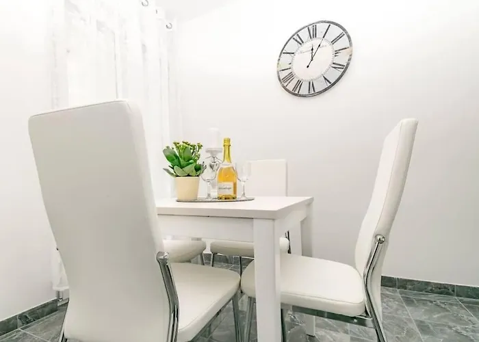 Lux Group Escape Split Appartement Split