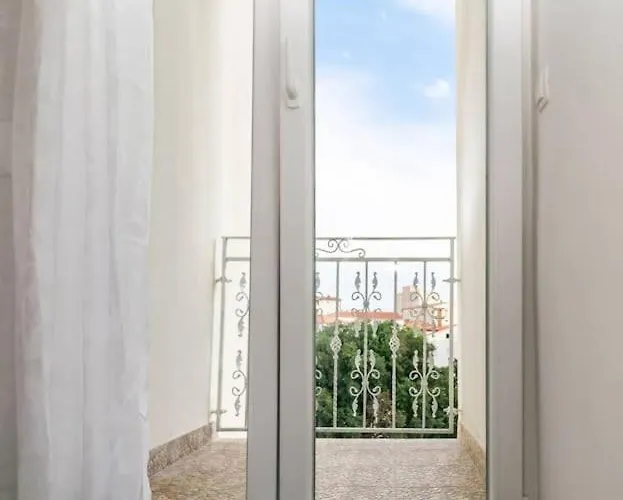 Lux Group Escape Split 스플리트