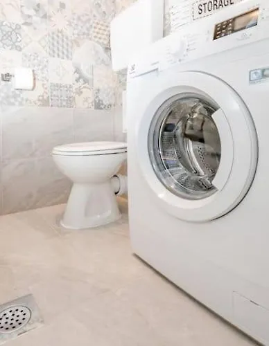 Lux Group Escape Split *